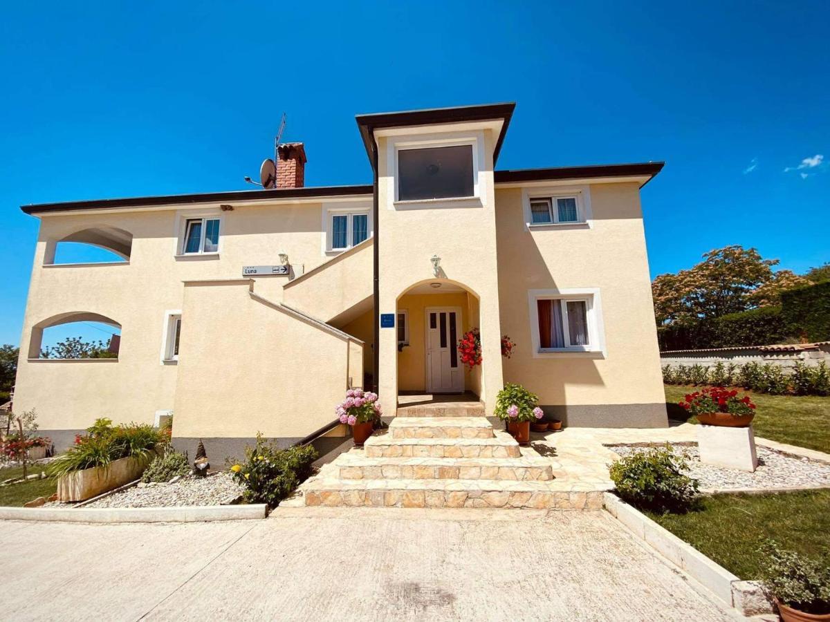Apartman Luna Sveti Lovreč Pazenatički Exterior foto